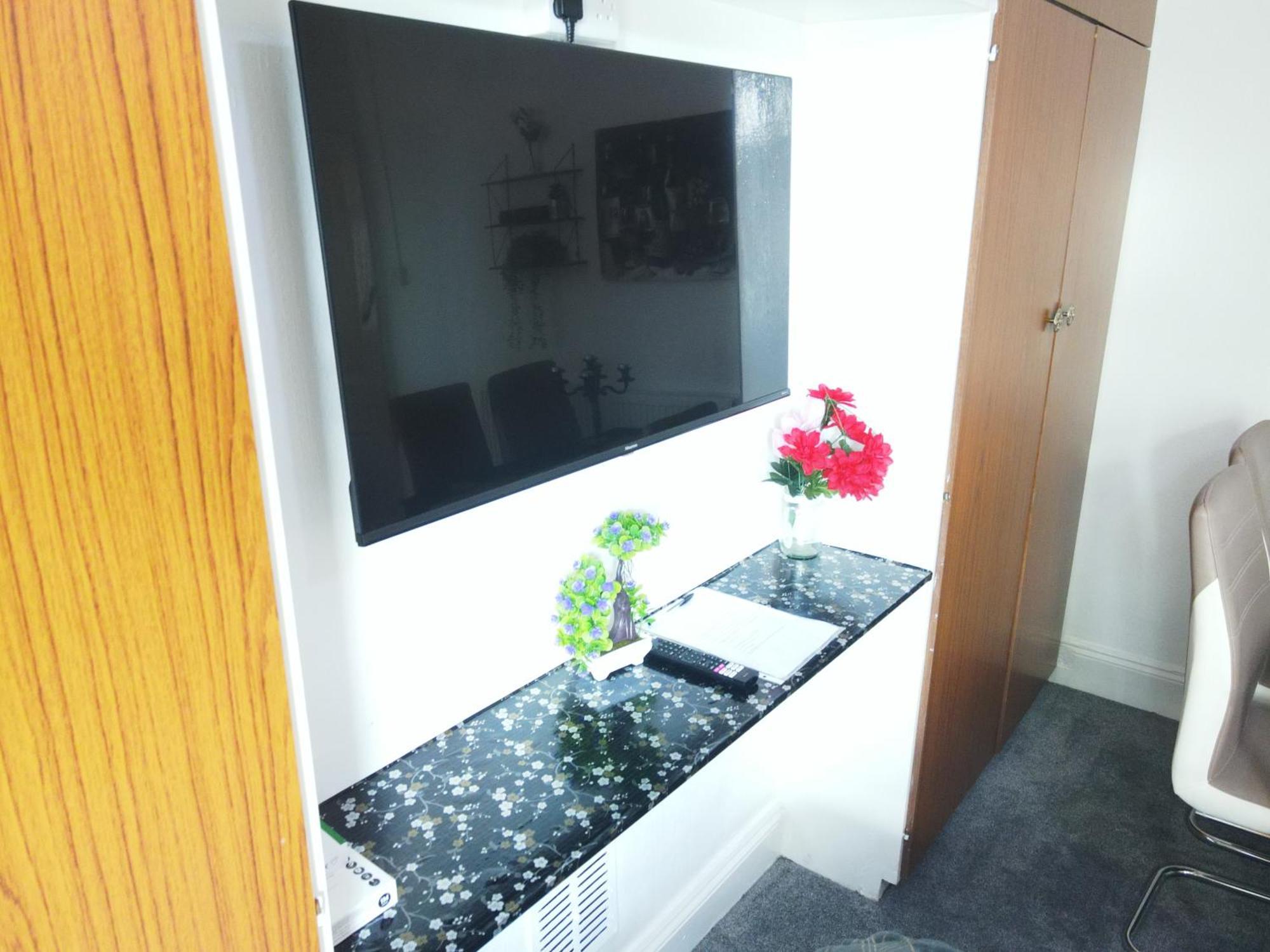 Service Accommodation 2 Bed Room Apartment In Newport South Wales Near Celtic Manor Icc Wales Zewnętrze zdjęcie