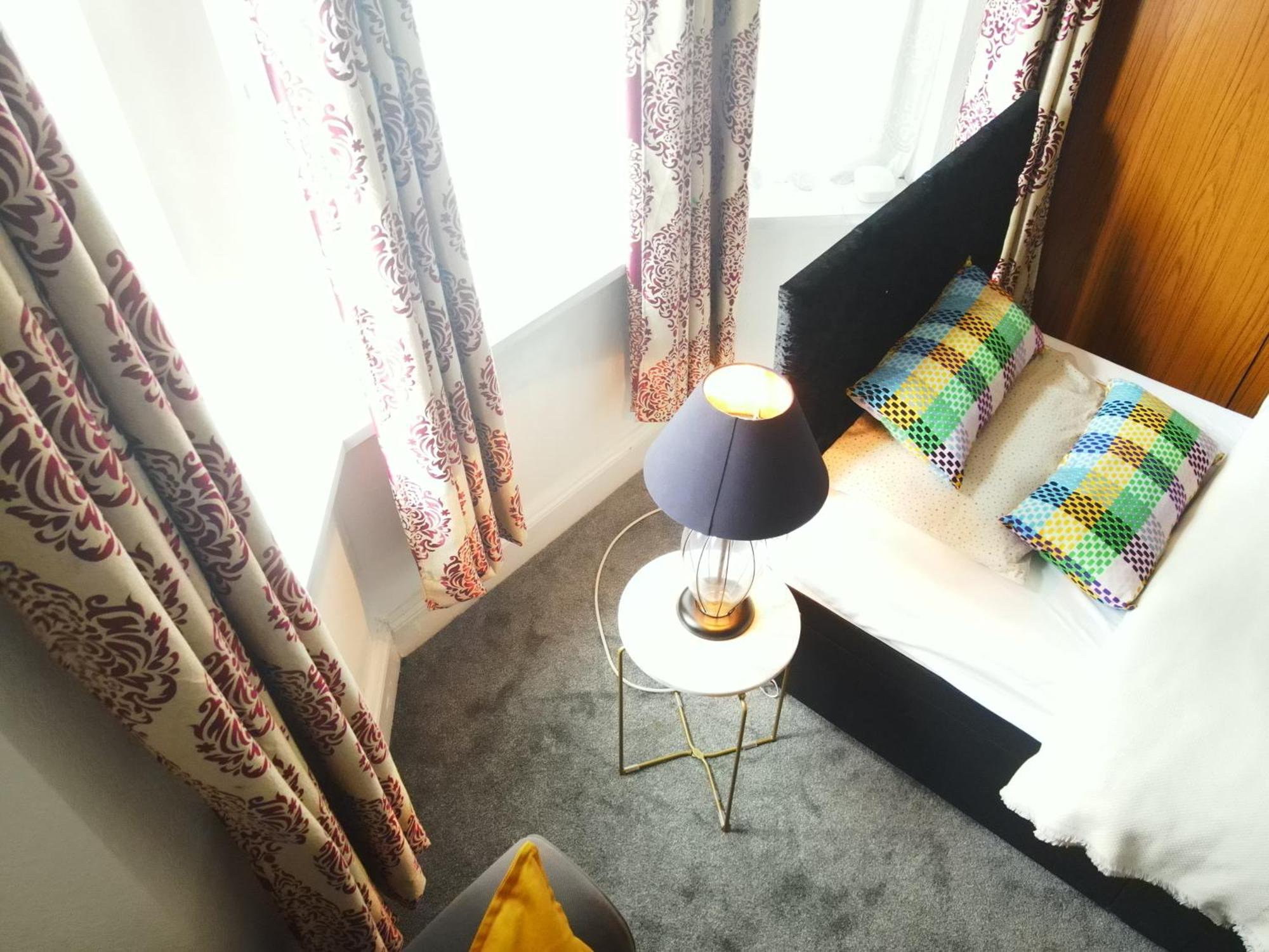 Service Accommodation 2 Bed Room Apartment In Newport South Wales Near Celtic Manor Icc Wales Zewnętrze zdjęcie