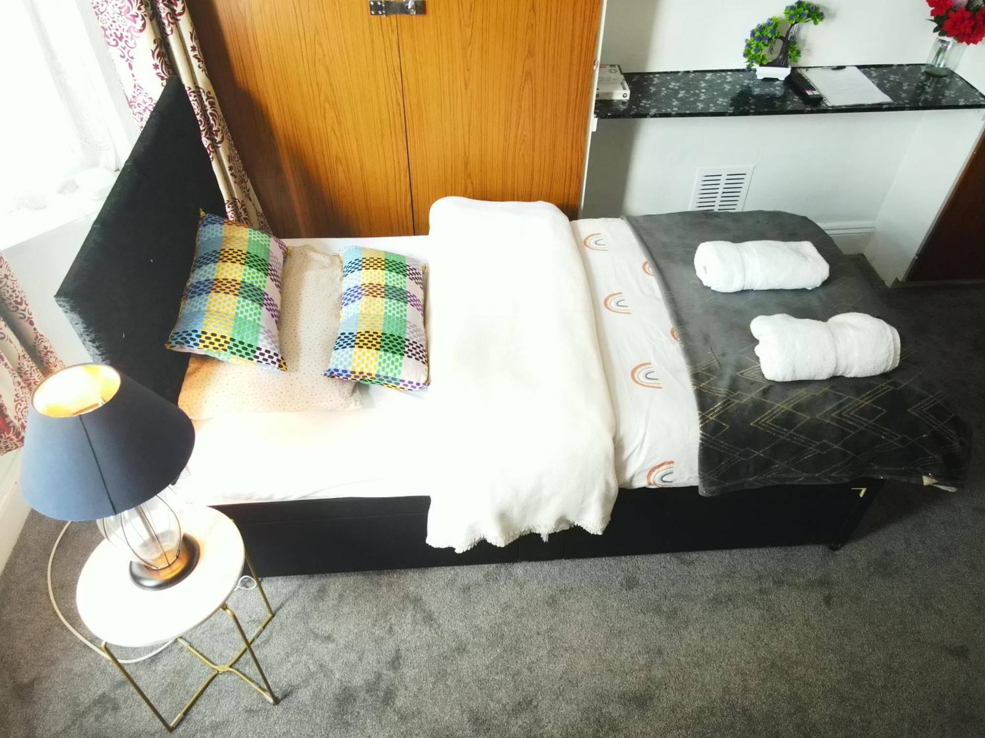 Service Accommodation 2 Bed Room Apartment In Newport South Wales Near Celtic Manor Icc Wales Zewnętrze zdjęcie